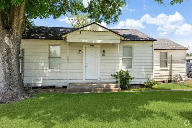 Building Photo - 2923 Beverly Rd Rental