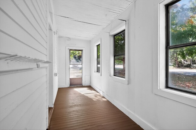 Photo - 313 N Washington St