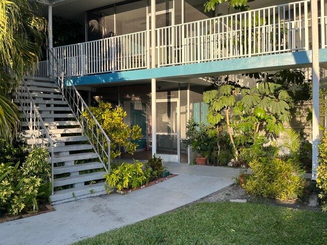 Photo - 2748 NE 28th Ave Unit 2