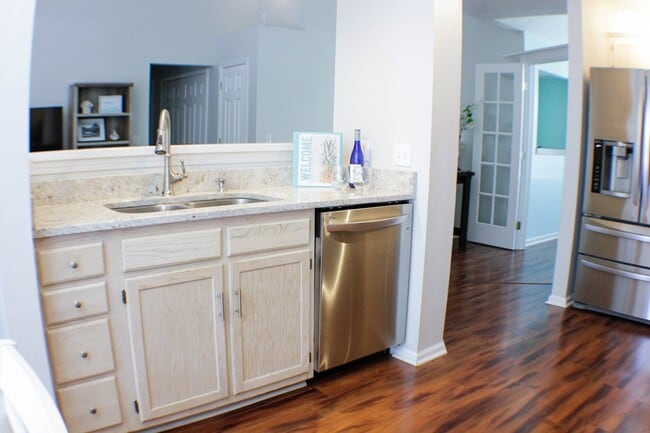 Photo - 7 Teakwood Dr