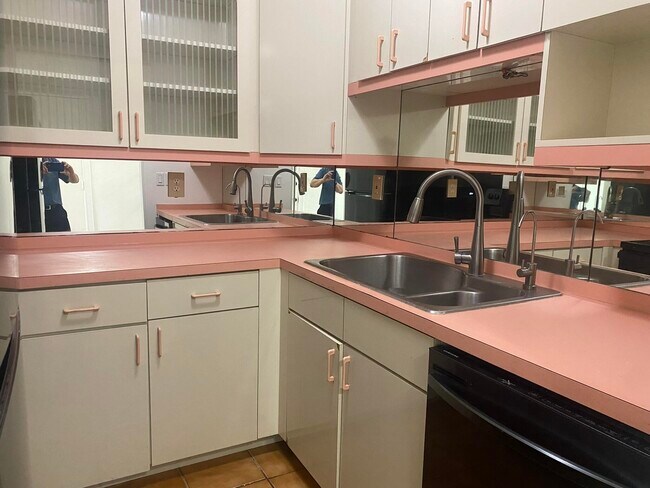 Photo - 298 SW 6th St Unidad 109