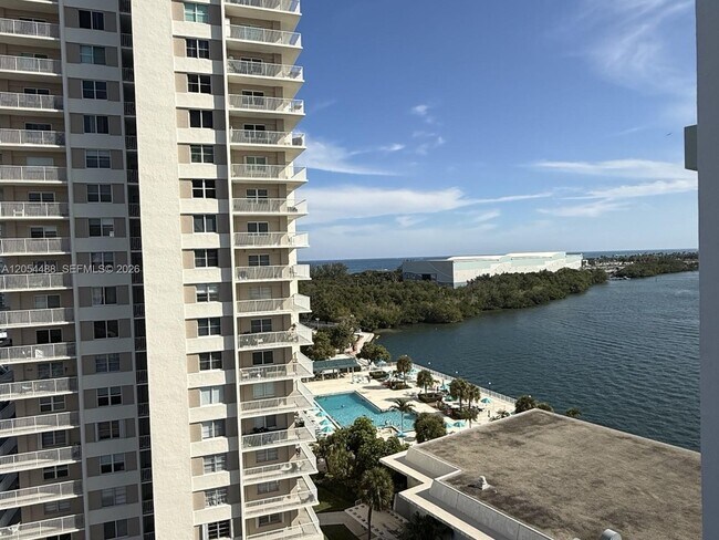 Photo - 500 Bayview Dr Unit 1031