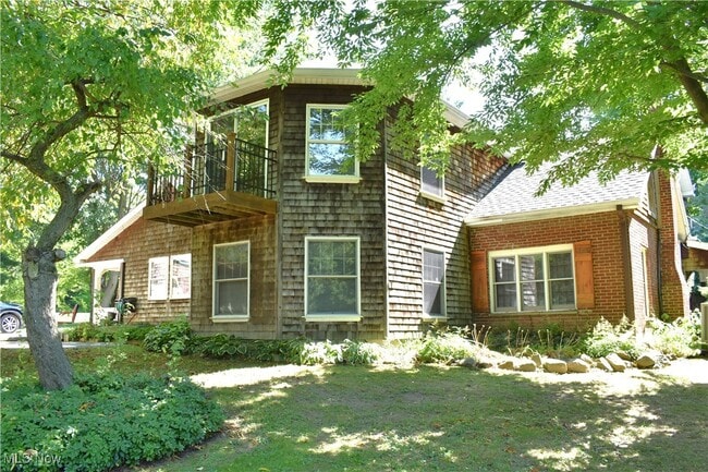 Building Photo - 2071 Dewey Rd Rental