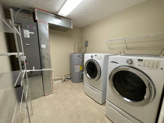 Photo - 3 Bedroom Home In Lindberg Village