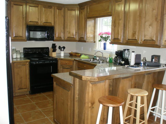 Comfortable 3BR/2BA Home with Privacy Fenced Yard & Covered Porches - Comfortable 3BR/2BA Home with Privacy Fenced Yard & Covered Porches