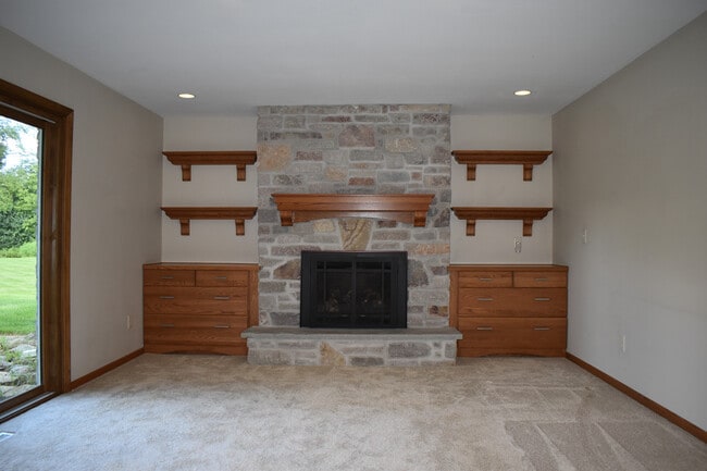 Building Photo - 9640 W Barnard Ave Rental