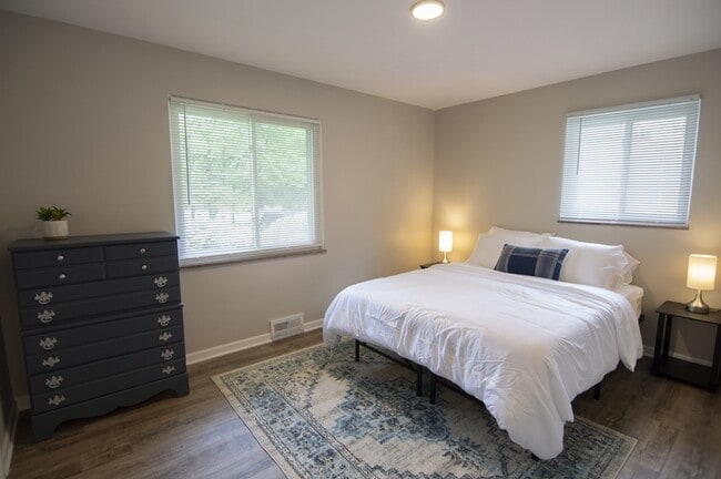 Photo - 6125 Broadview Rd