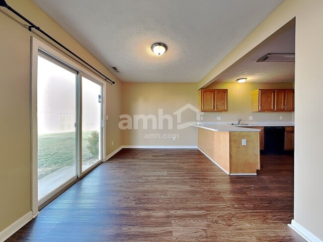 Photo - 71 Meadowcrest Dr