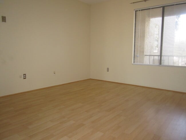 Building Photo - 10855 Camino Ruiz Unit #44 Rental