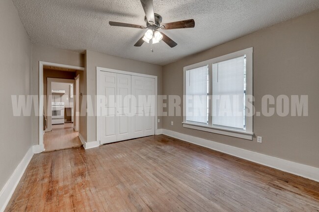 Photo - 611 Faulkner St Apartment Unit B