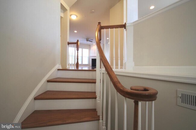 Photo - 515 Ellison Dr
