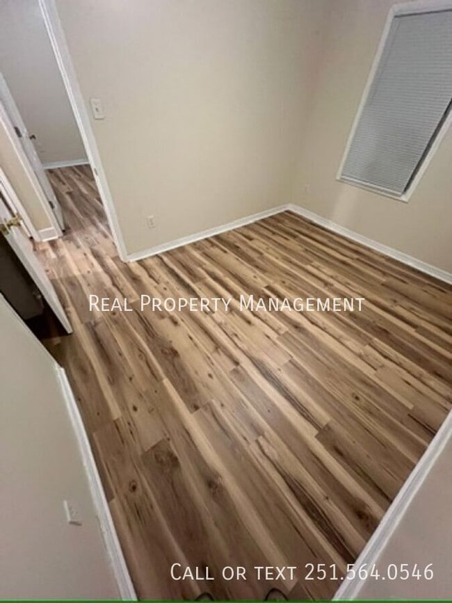 Photo - 708 Bond St