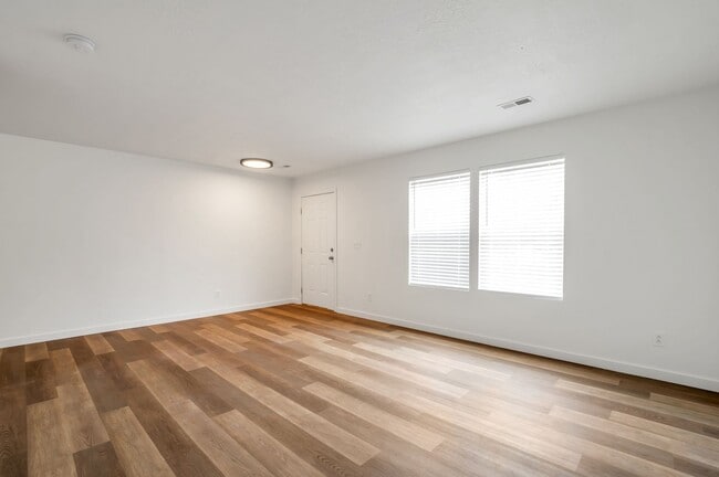 Photo - Newly Updated Pet Friendly 3 Bed - 2 Bath ...