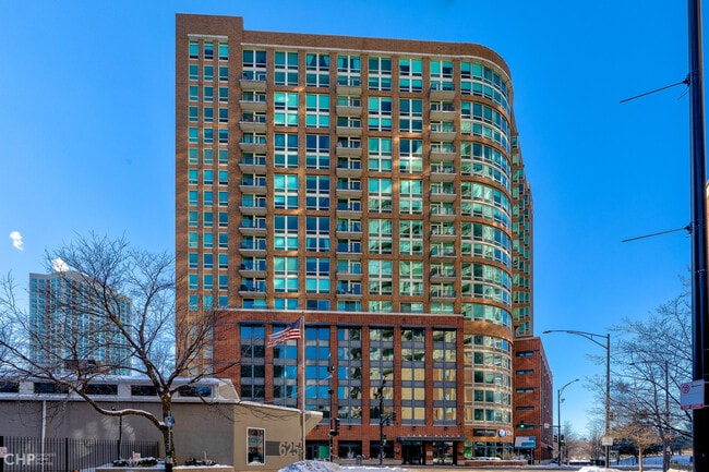 Building Photo - 600 N Kingsbury St Unit 1712 Rental