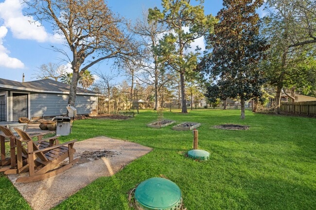 Photo - 11218 Cedarwood Dr