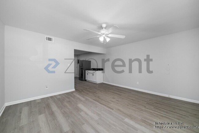 Photo - 575 Springwood Dr