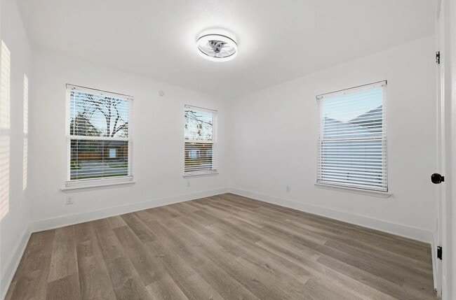 Photo - 3077 Sunnyvale St