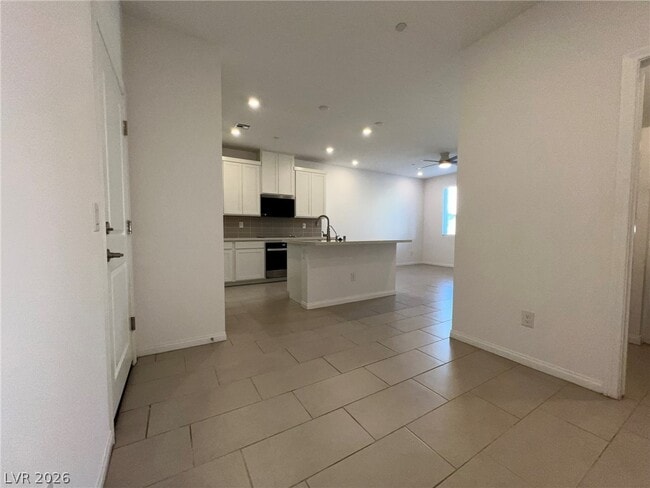 Photo - 230 Wewatta Ave