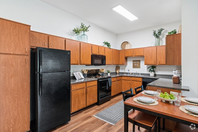 4 Balcony Renovated 4BR, 4BA - 1,520SF - Kitchen - The Social on Hovey