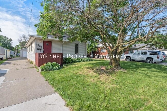 Photo - 1525 Royer St