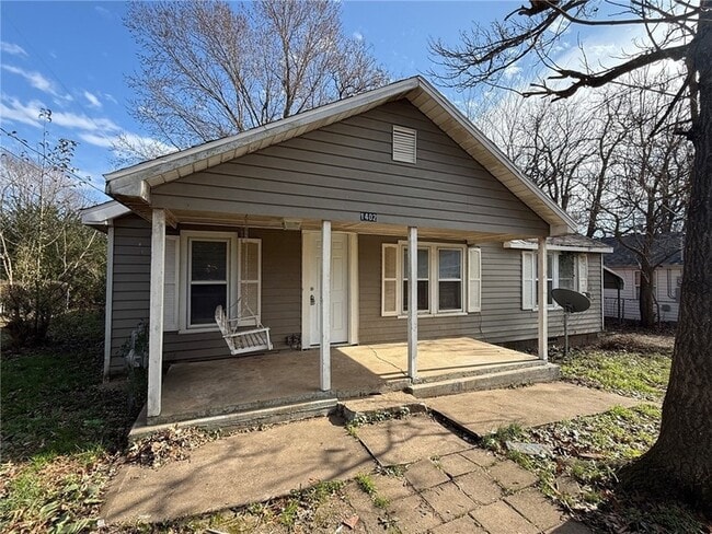 Building Photo - 1402 S Washington Ave