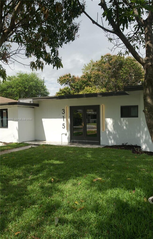 Photo - 315 NW 127th St