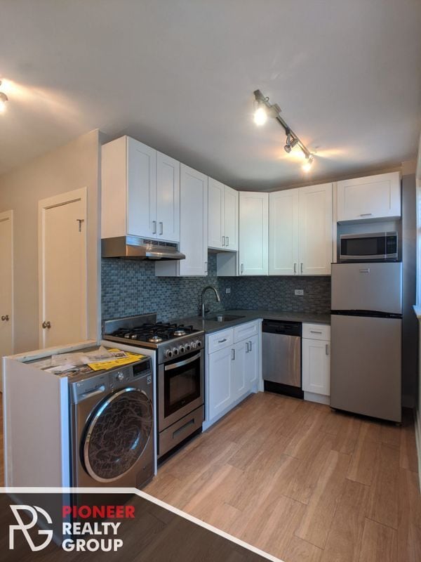 Photo - 511 W Belmont Ave Unit 31