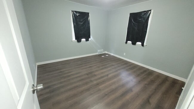 Photo - 1105 Waldman Ave