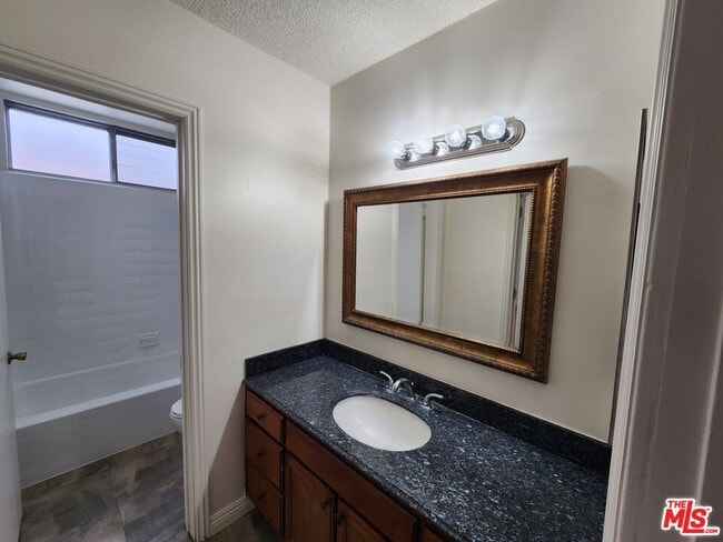 Photo - 425 S Kenmore Ave Unidad 313