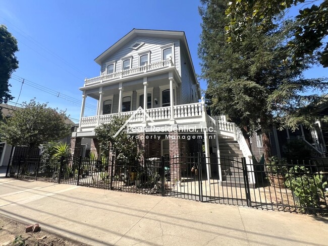 Building Photo - 14thSt610 Unit #B