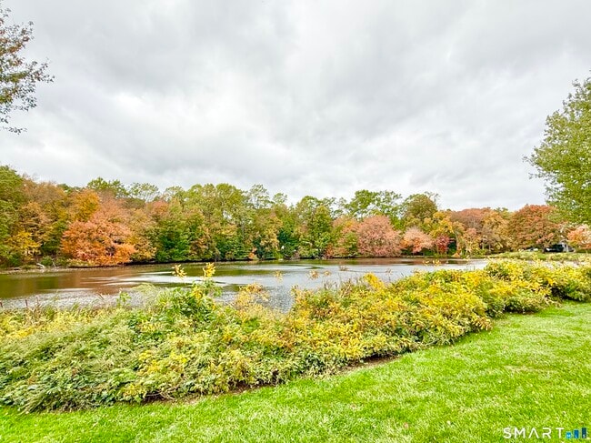 Photo - 129 Rowayton Woods Dr Unit 129