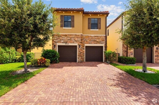 Building Photo - 4855 NW 55th Pl Rental