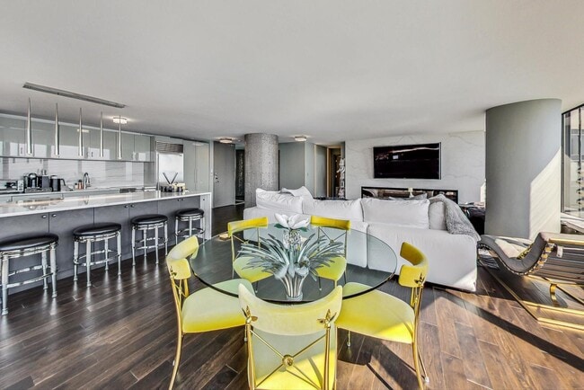 Photo - 505 N Lake Shore Dr Unit 1614-15