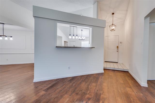 Photo - 1940 Helen Ln