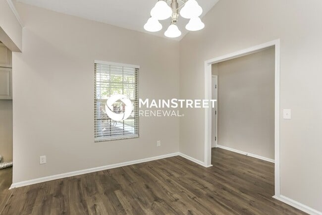 Photo - 3 Bedroom Pet-Friendly Home in MIDDLEBURG, FL with Main Street Renewal