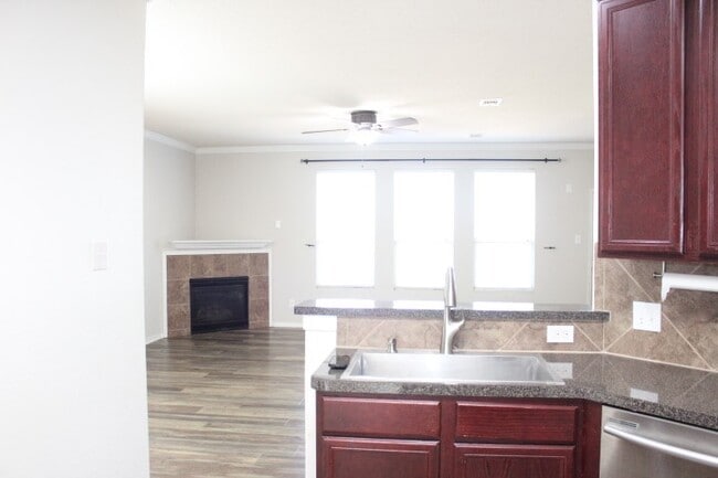 Photo - 18115 June Oak St