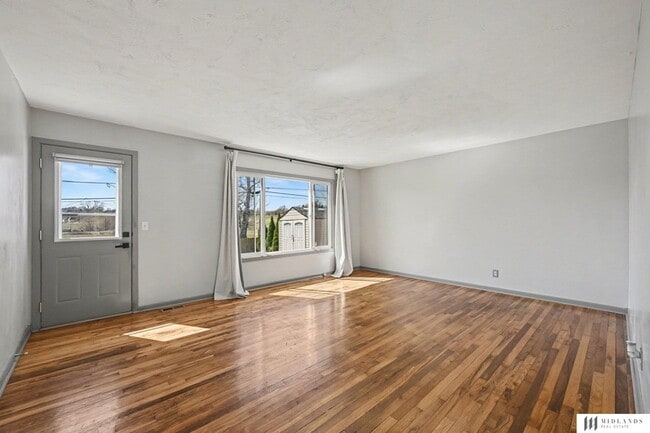 Photo - 8109 Valley Rd