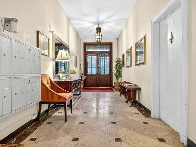 Photo - 93 Beacon St Unidad 5