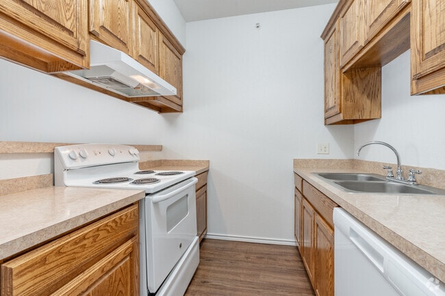 1BR, 1BA - 464SF - Kitchen - Lone Star Apartments