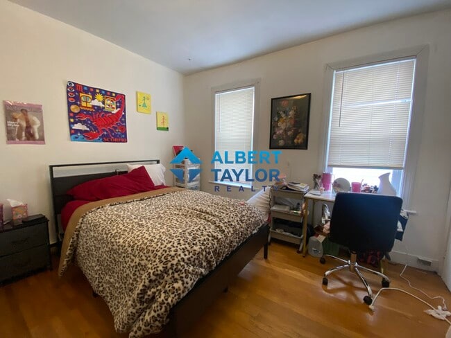 Building Photo - 530 Cambridge St Unit 2