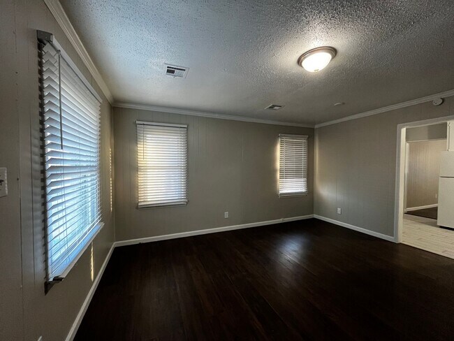 Photo - 3 Bed 2 Bath Home in MWC! **Half off on t...