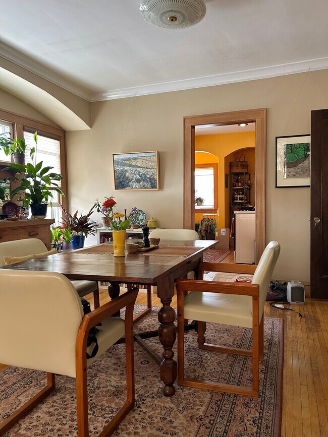 Photo - 3734 Grand Ave S Unidad 3736