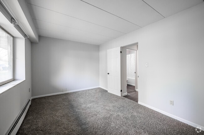 1 BD, 1BA - 450-700sf