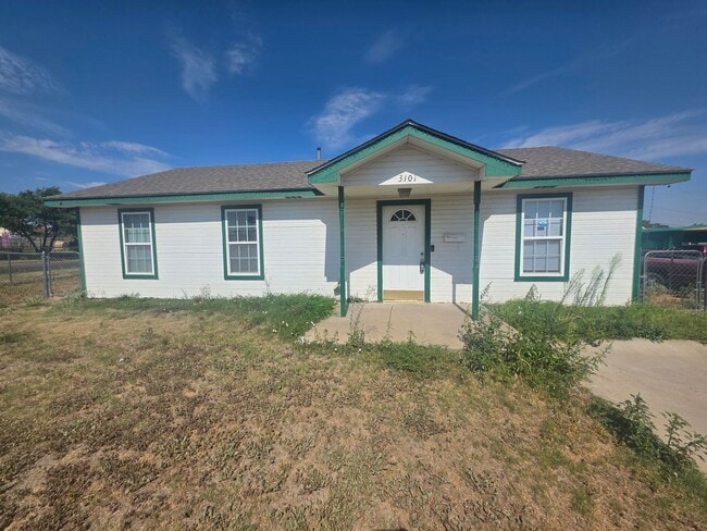 Building Photo - Your Awesome 3-Bed Home Awaits!