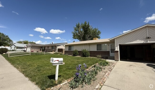 Building Photo - 2888 F 1/4 Rd Unit A Rental