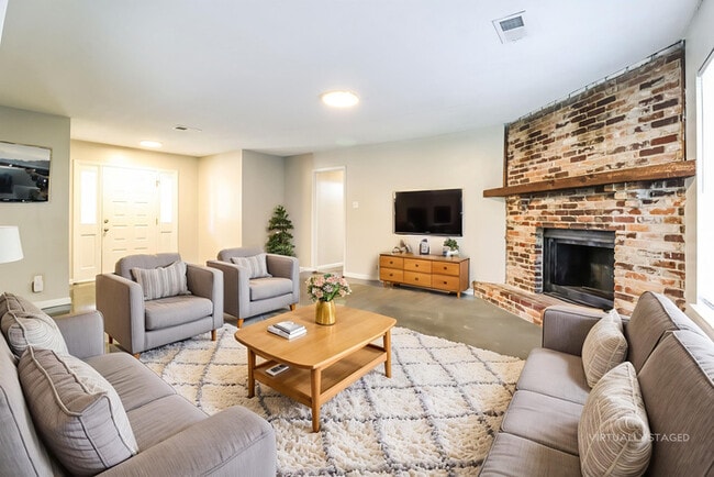 Photo - 204 Corkwood Dr