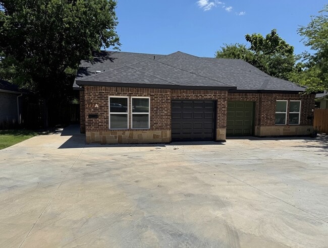 Building Photo - 221 San Angelo Ave