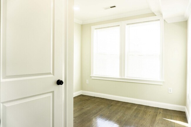 Building Photo - 33 Merriam St Unit 1 Rental