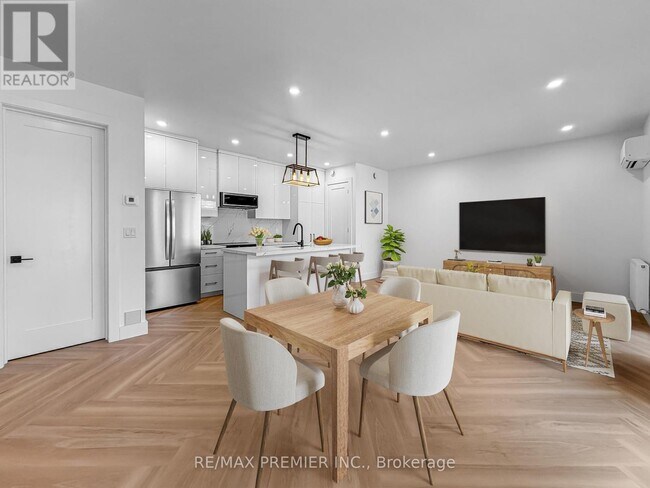 Photo - 757 Dufferin St