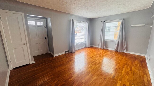 Photo - 1048 Griswold St SE